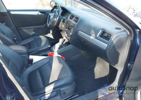 2013 Volkswagen Jetta 2.5L Se z USA, uszkodzony, nr VIN 3VWDP7AJ0DM447974